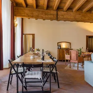 magnificent-1800-apartment-in-the-city-center.hotelinveneto.com/